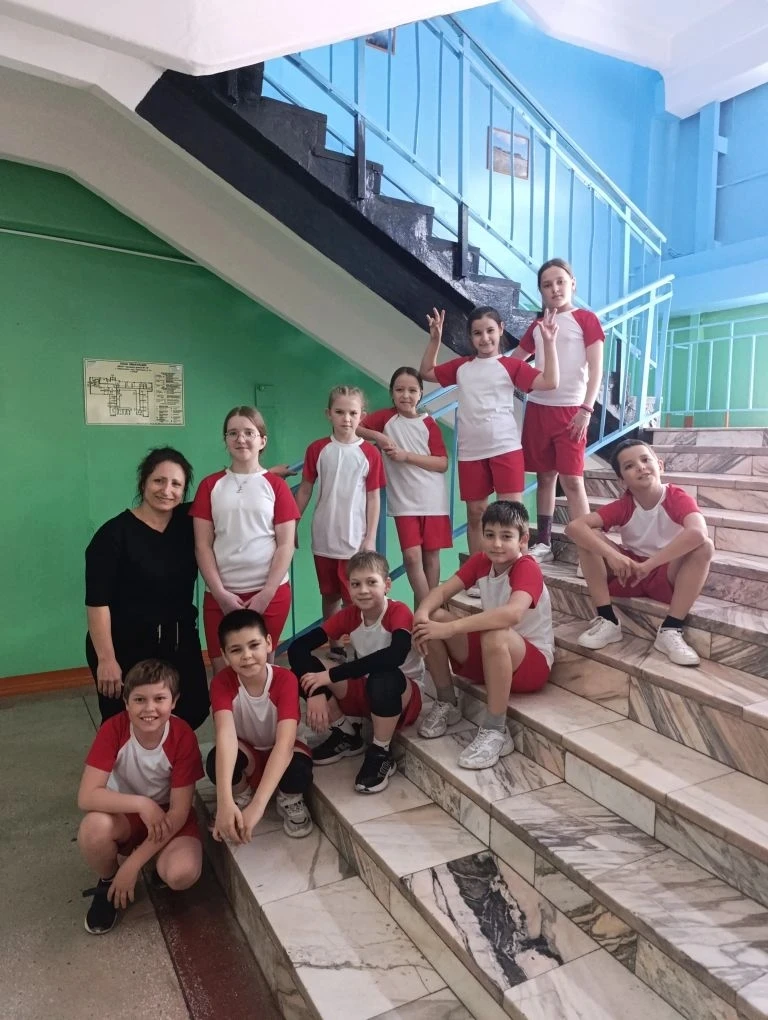 🏐🏆Сегодня в г. Черногорск прошёл республиканский этап соревнований по пионерболу, сре...
