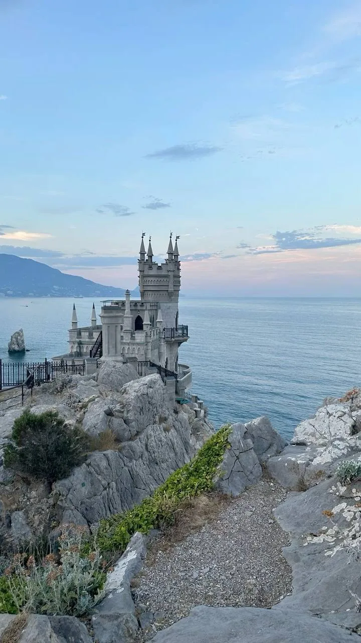 Знакомьтесь, Поздеева Арина, ученица 8 А класса. Она бывала в Крыму не раз, но признаётся - взрослен