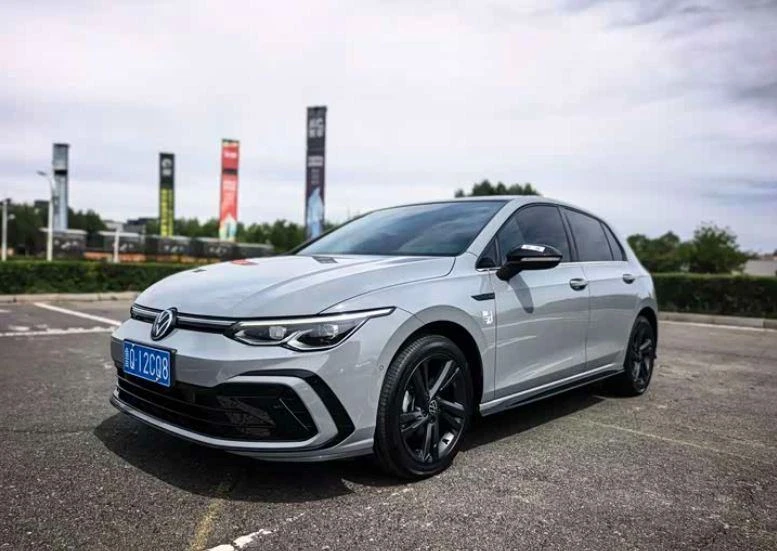 🚗   Golf 280TSI DSG R-Line Lite