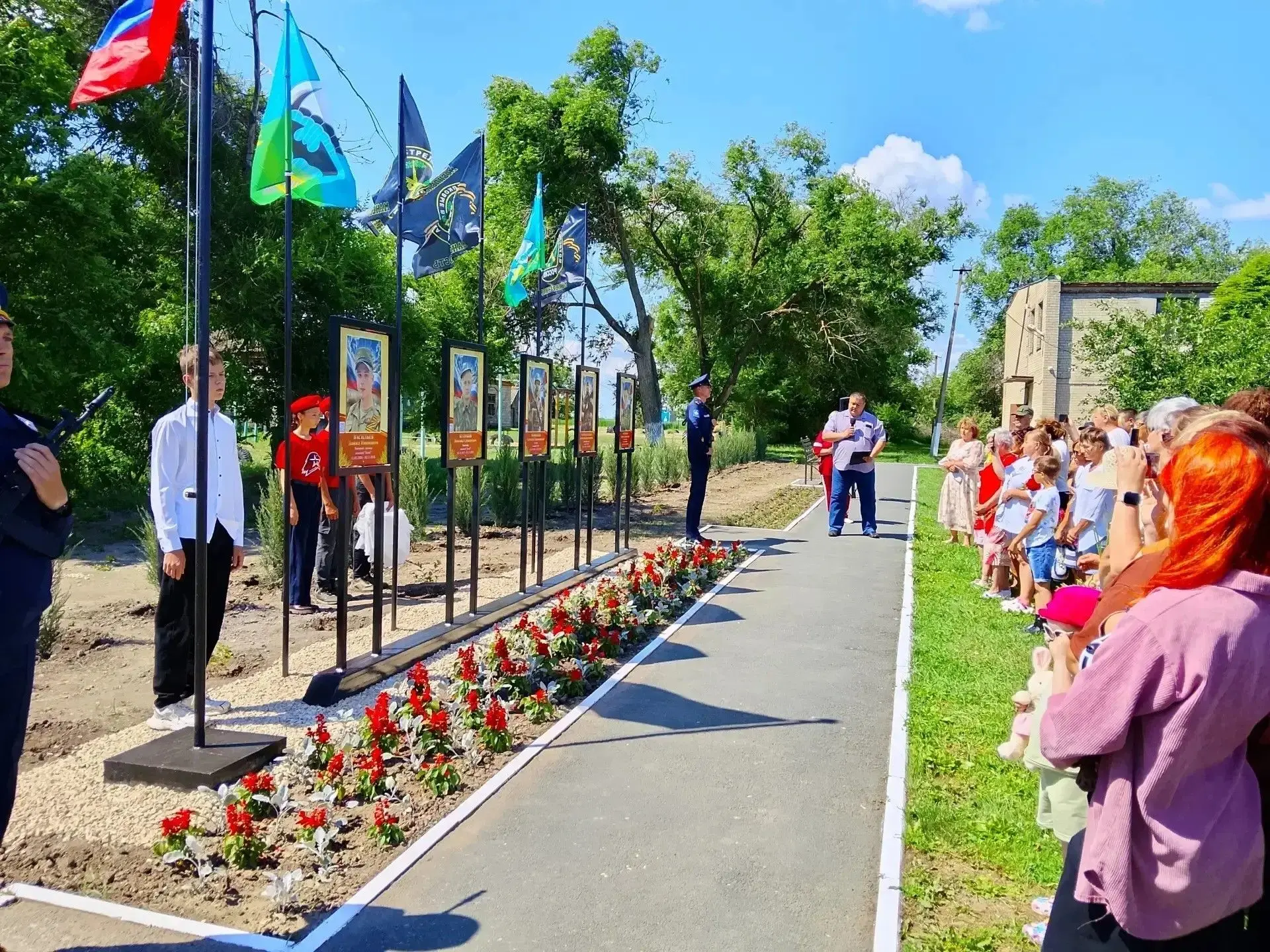 🔻 В Барановке состоялось торжественное открытие аллеи Памяти. В центральном сквере собрались жители