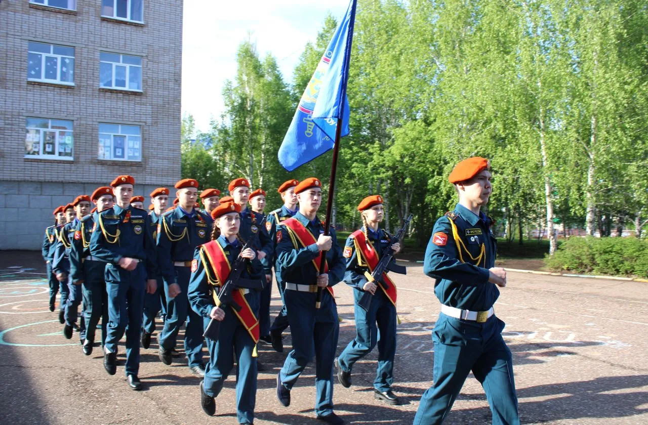 СТРОЕМ К ПОБЕДЕ!

🇷🇺 Четкость строя, равнение на знамена, маршевая песня!
8 мая 2026 года в #МБОУС