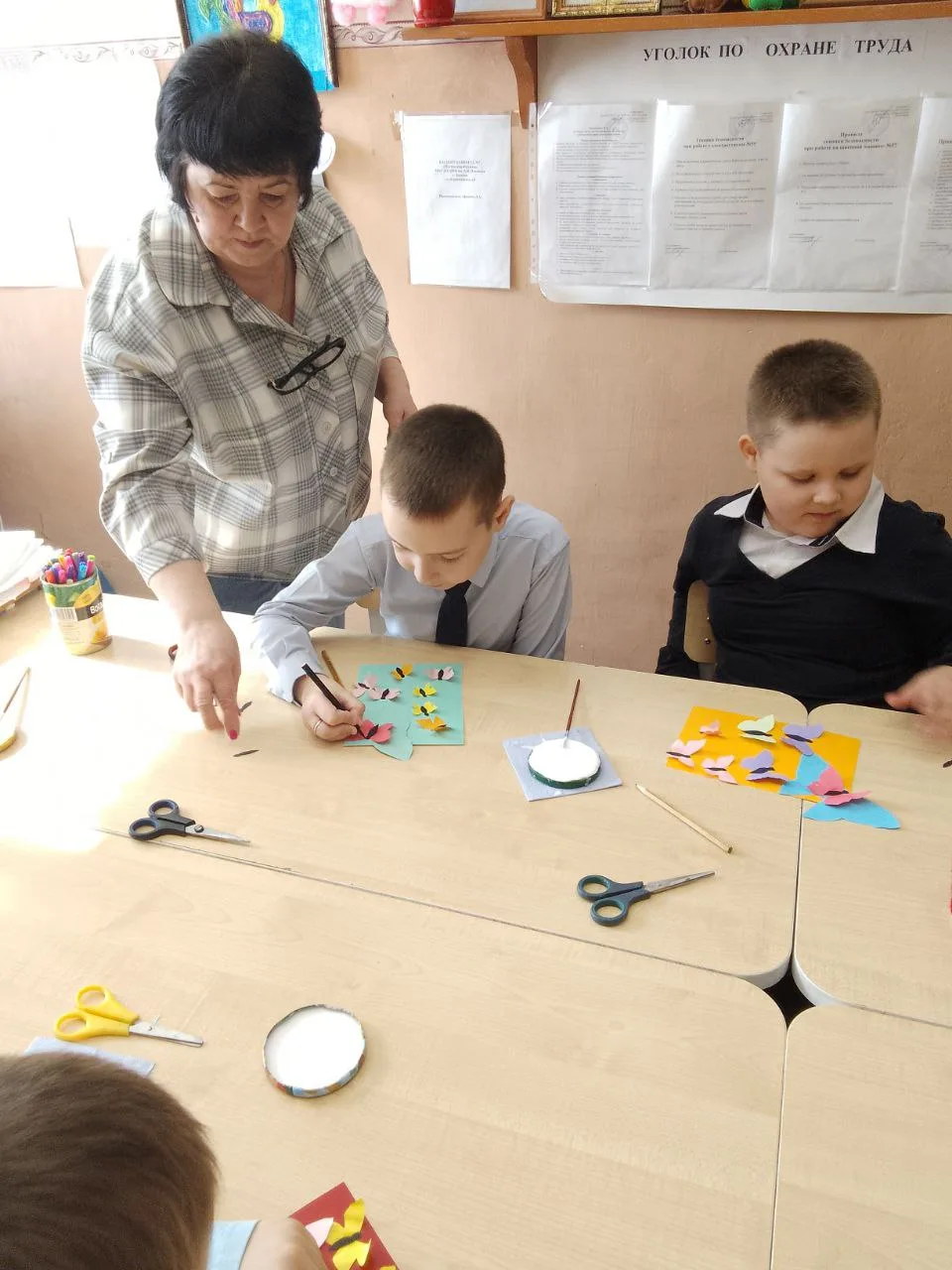 🎨 Искусство в руках маленьких мастеров: как 2А класс провел день в школе искусств    Что может быть 