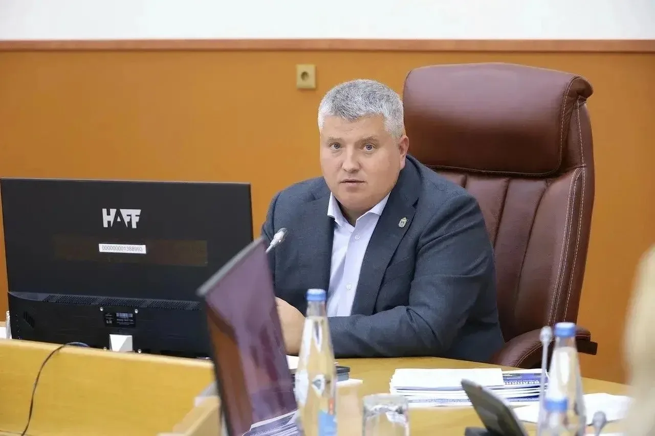 На выездном заседании правительства региона в Великом Новгороде поручил запустить с 202...