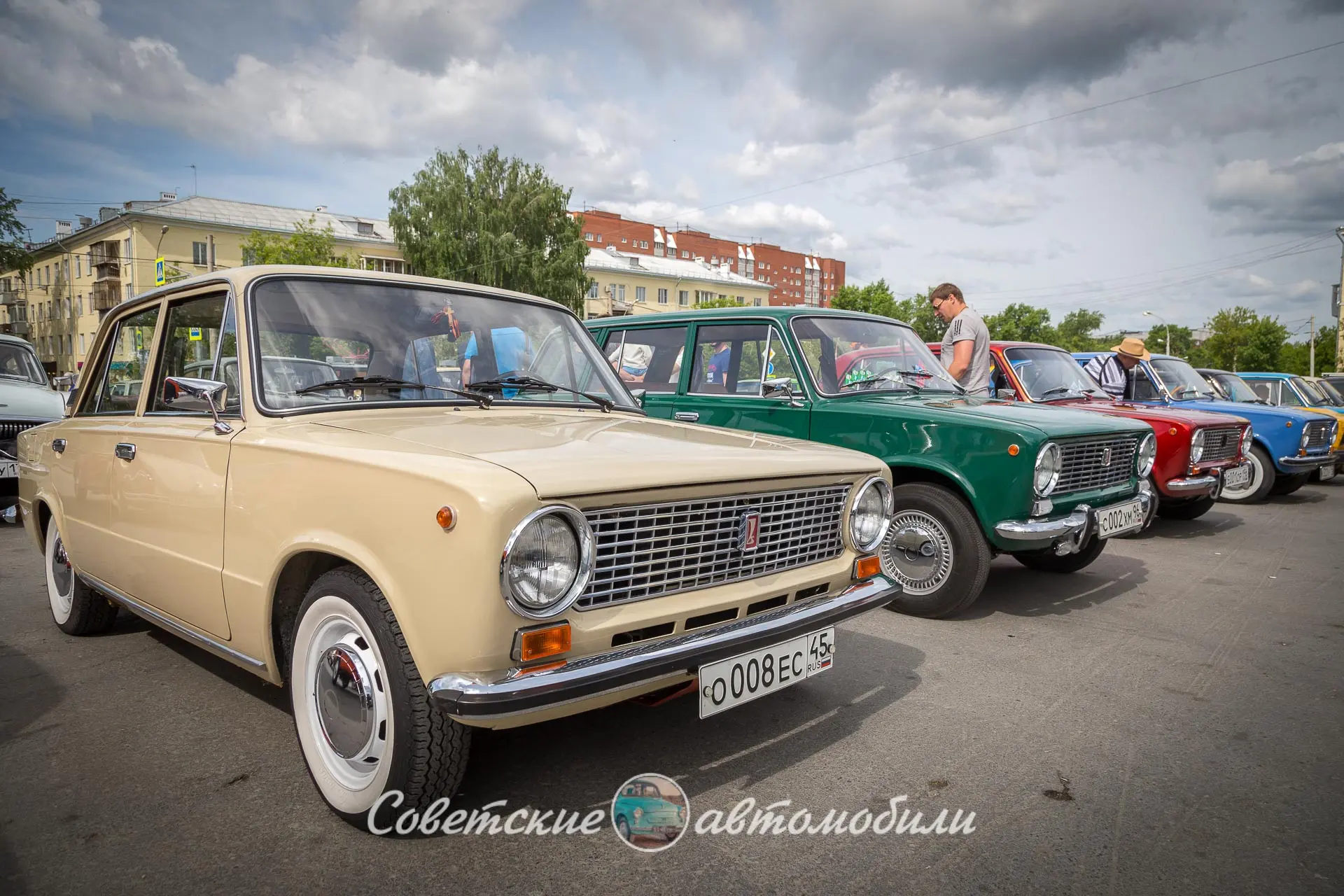 Фестиваль ретроавтомобилей в Екатеринбурге, 12 июня 2019 года.