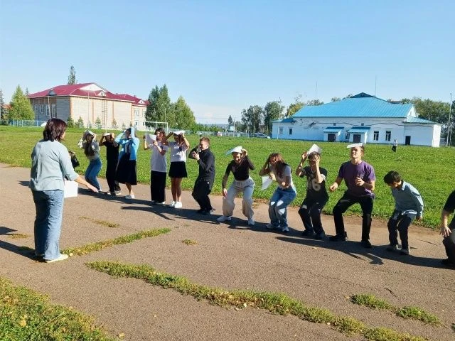 🔥 ЗОЖ — это не скучно! Как в Чишмах «убедили жить» и порвали танцпол на эстафетах 💪  ...