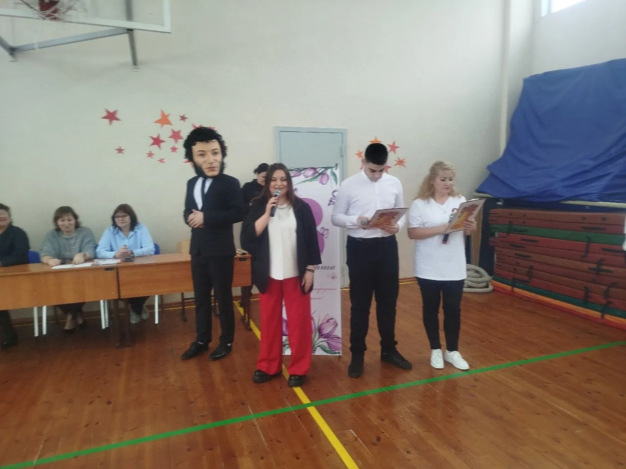 Спортивный фестиваль "А ну-ка, девочки", посвящённый Международному женскому дню, продолжается и мы 