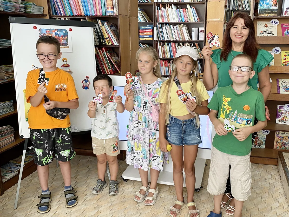 В отделе «Мир детства» прошёл познавательно-творческий час «Народная игрушка: традиции ...