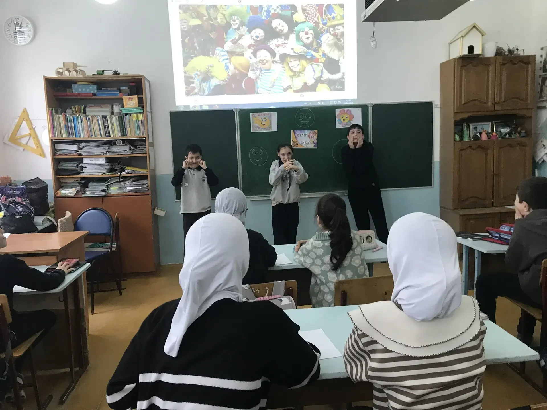 В 4 «а» кл прошло мероприятие: «День смеха»