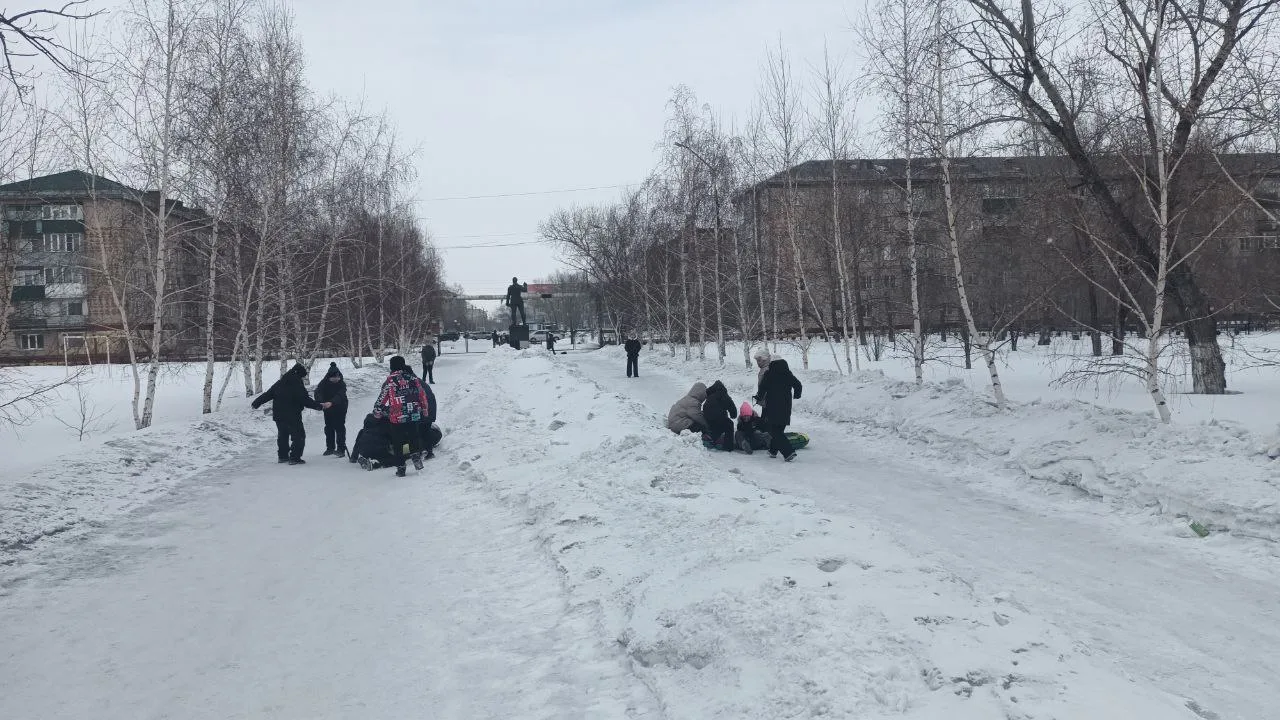 Начало учебной недели после затяжных праздников могло быть томным, но только не для младшего городск