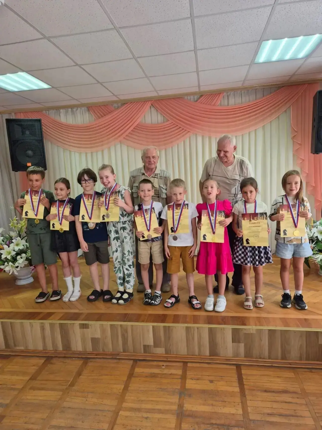 🏆 Юные гении шахматной доски покорили турнир к Дню шахматиста!

 19 июля в Доме культуры прошло увл