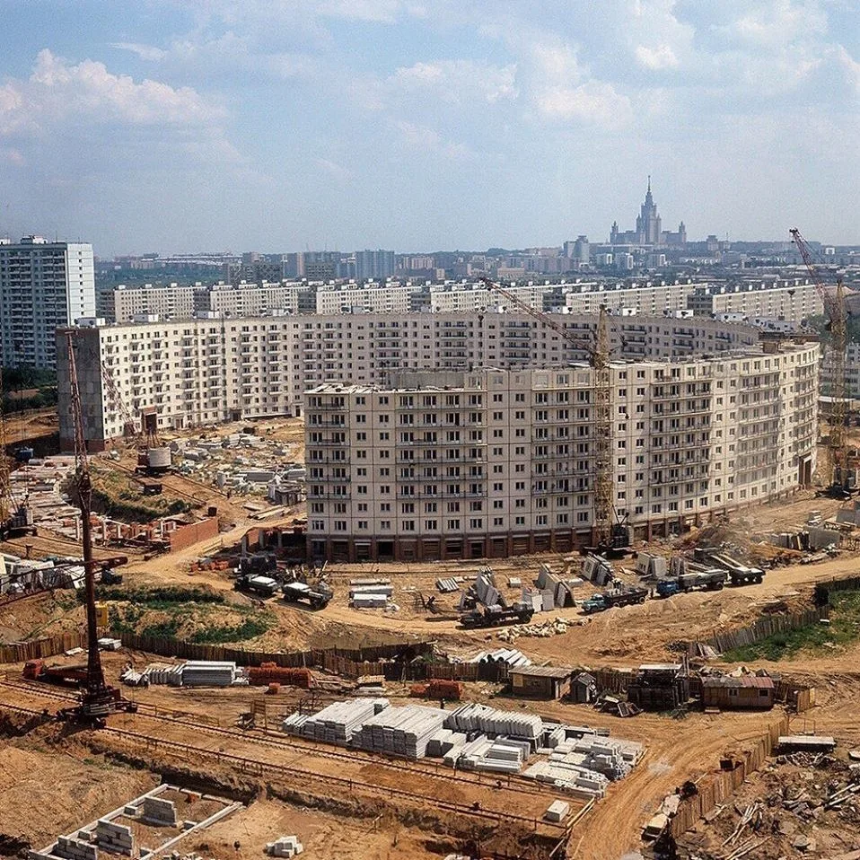 Строительство круглого дома в Москве, 1972 г.