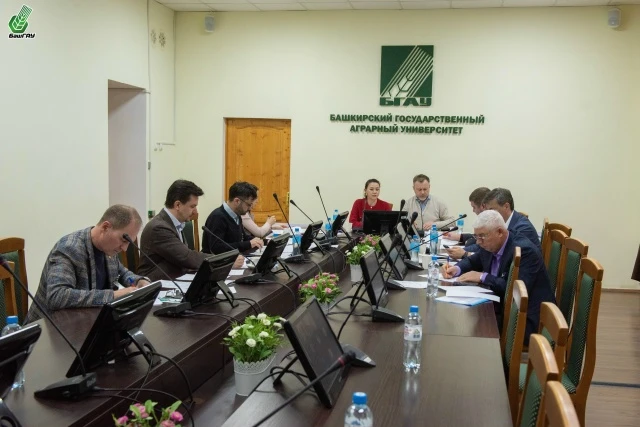 Студенты против хромоты свиней и апатии коров 🐄⚡  28 команд из 21 аграрного вуза страны три дня реша