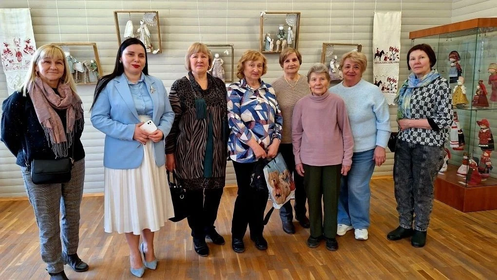 ✨Путешествие в мир кукол ⁣ 🏡Участники программы "Активное долголетие" Смоленского комплексного центр