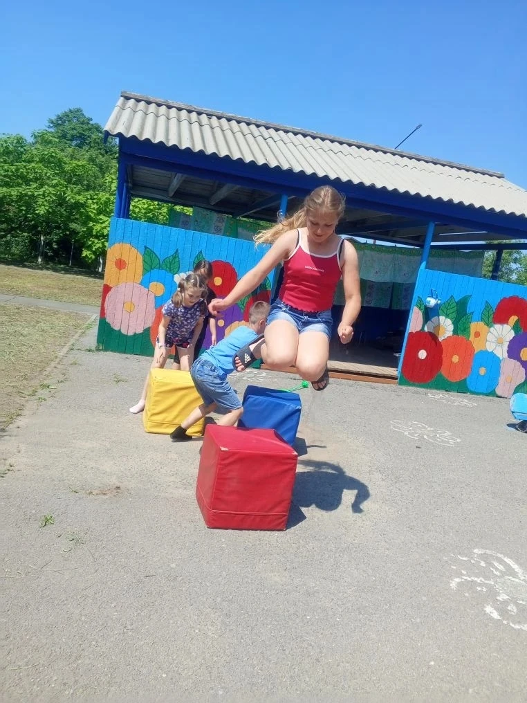 День в лагере «Казачья смена» прошёл под девизом «Казачьи забавы» — и был наполнен яркими событиями!