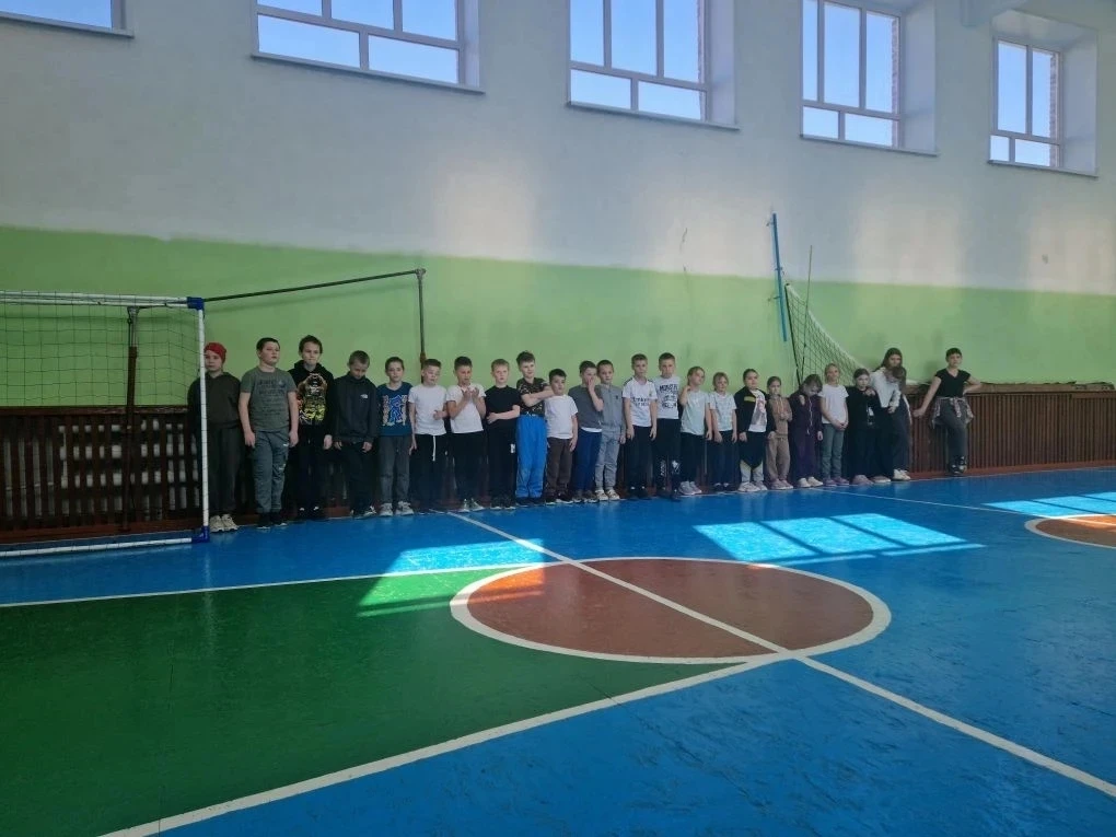 Космические старты от ШСК «Ника» в Верхнеуринской школе: здоровье в движении! 🏃‍♀️