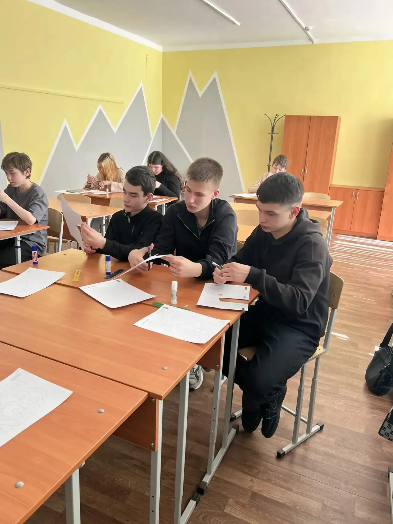 Наш отряд «Цыплята» Школьный сбор актива в самом разгаре! 🔮  Сегодня в нашей школе прошёл первый ден