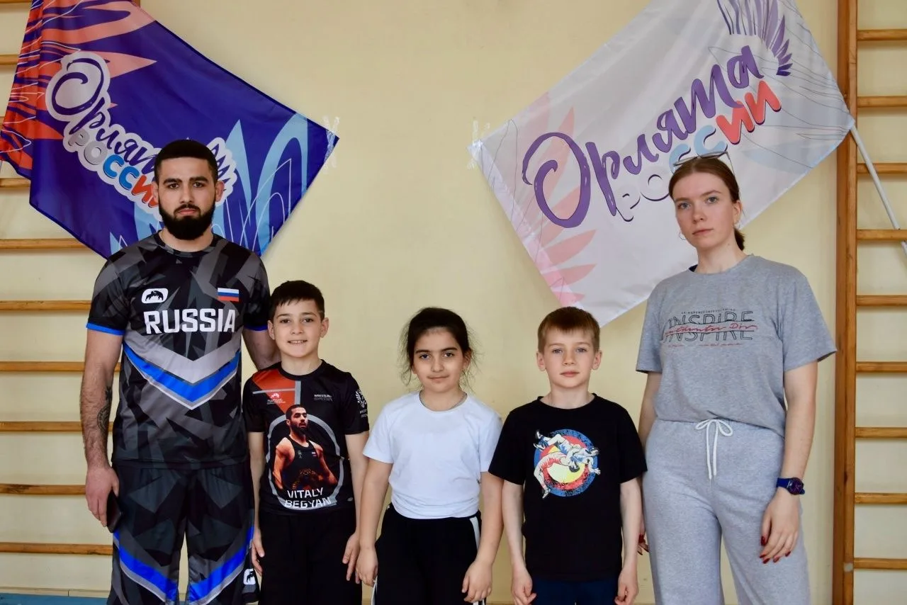 Поздравляем команду 2 Б класса с  победой в региональных спортивных соревнованиях «Орля...
