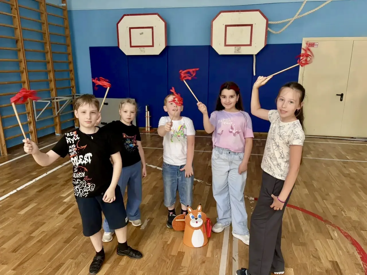 Наш спортивный день в лагере

⚡️ Сегодня в нашем летнем лагере день был посвящен физкультуре, спорту