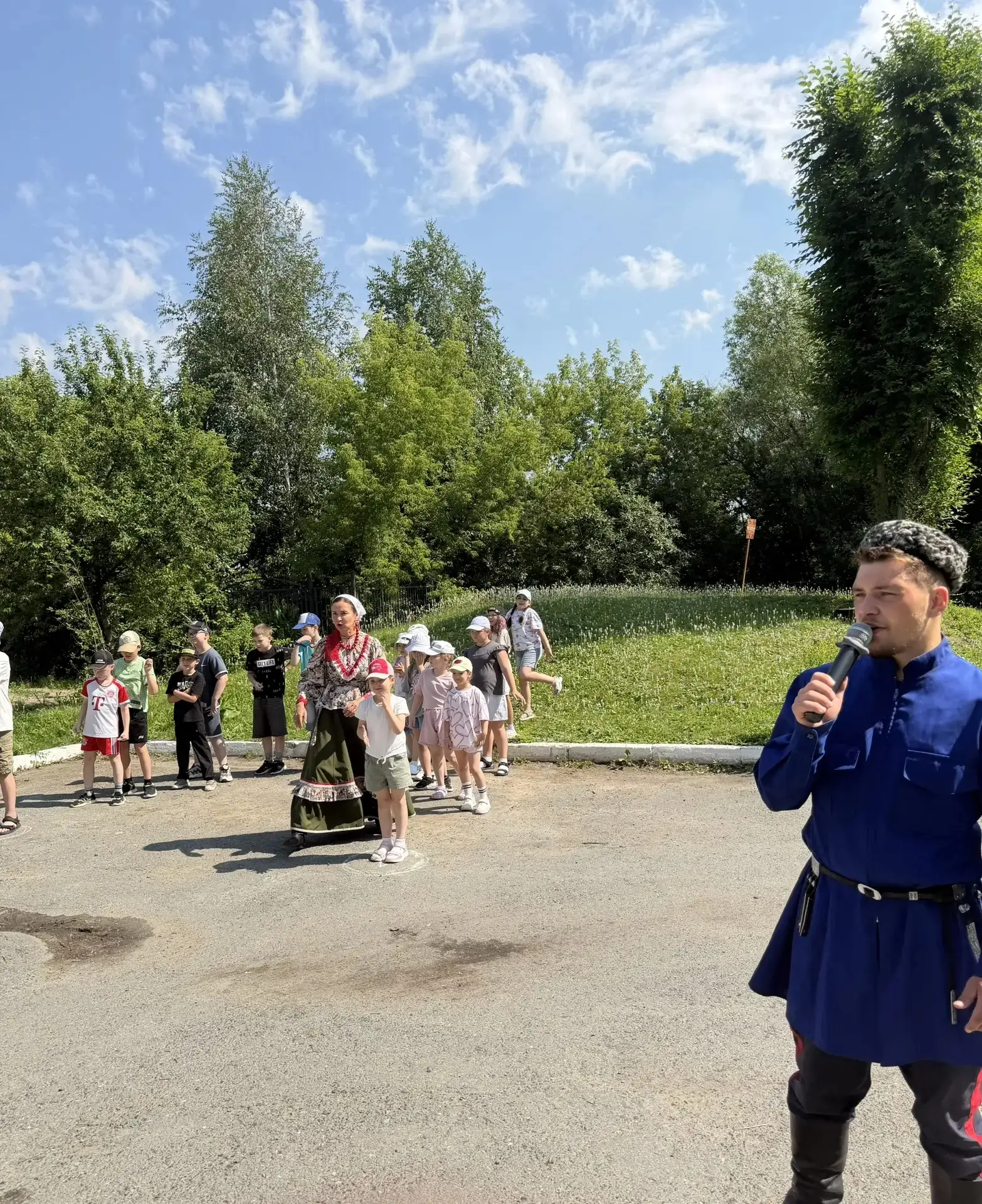 18  июня 2026 года.
Станция «КОРОЛЕВА КРАСОТЫ»

Ура! В нашем лагере День девочек. С самого утра твор