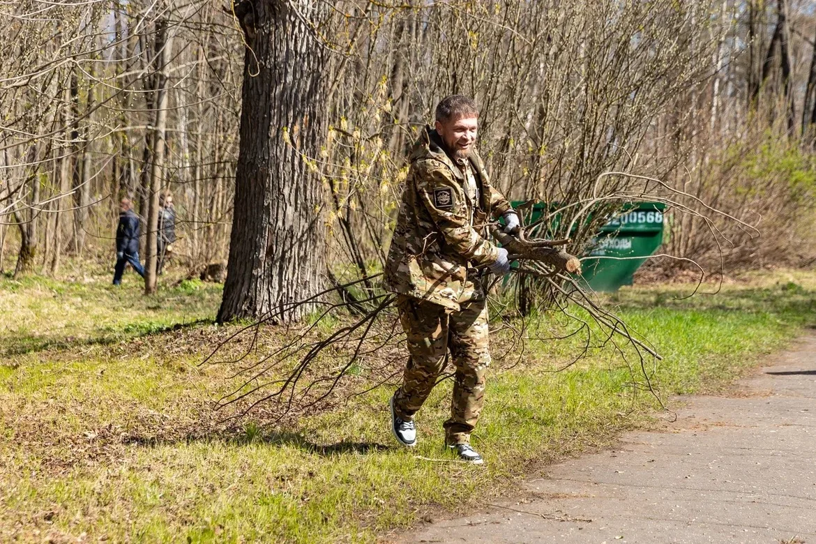 🌱Это уже добрая традиция - встречать май делом!   📍Более 200 человек начали своё утро с пользой.  На