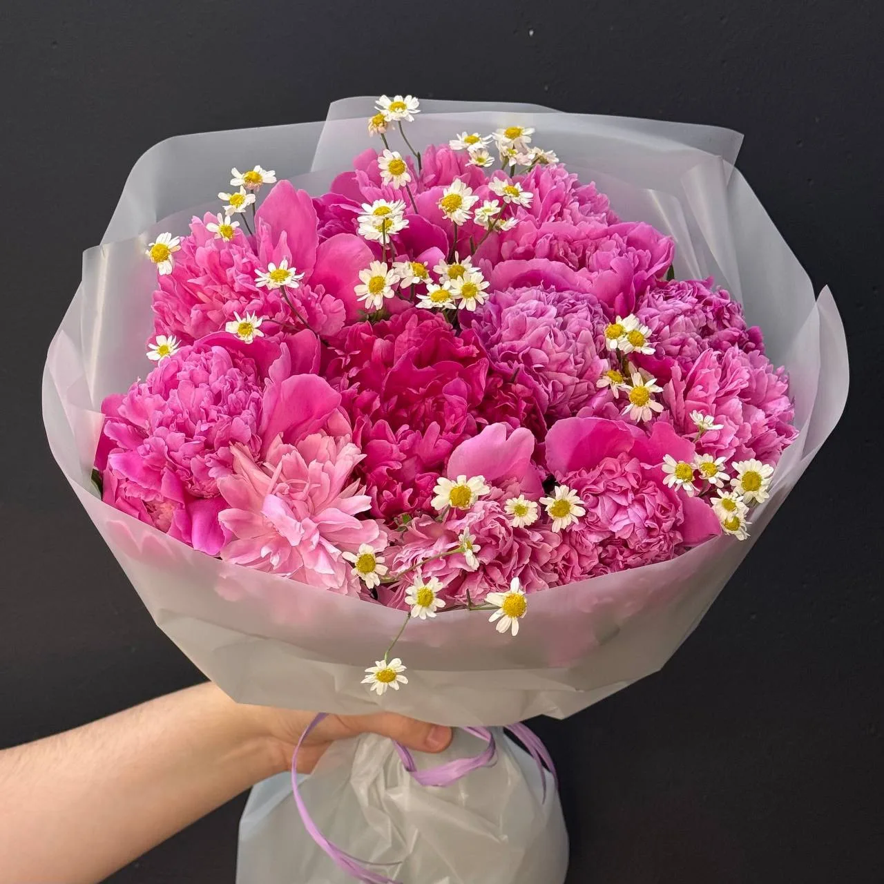 🌸 Семья — это тепло, любовь — это забота, а верность — это маленькие знаки внимания, к...