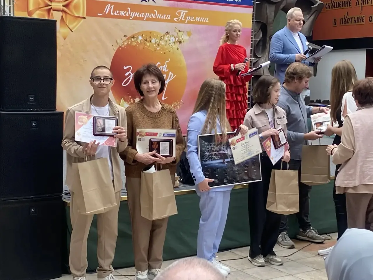 Сегодня  наши ребята- победители различных конкурсов, проводимых БФ,,Надежда и Возрожде...