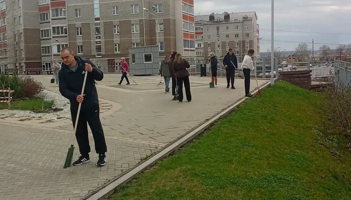 ✨ 25 апреля в нашей школе прошёл замечательный субботник! ✨  🌿 Учителя и весь технический персонал д