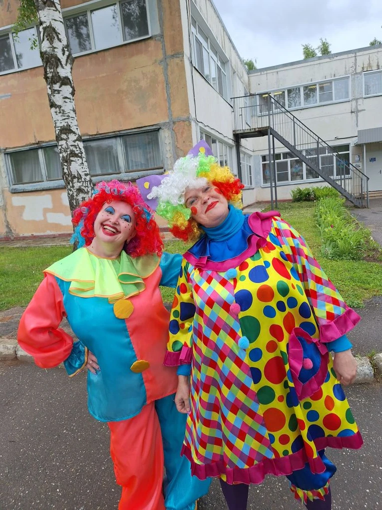 С 1 июня! С Международным днём защиты детей! 🎈

Сегодня у центрального входа царила настоящая атмос