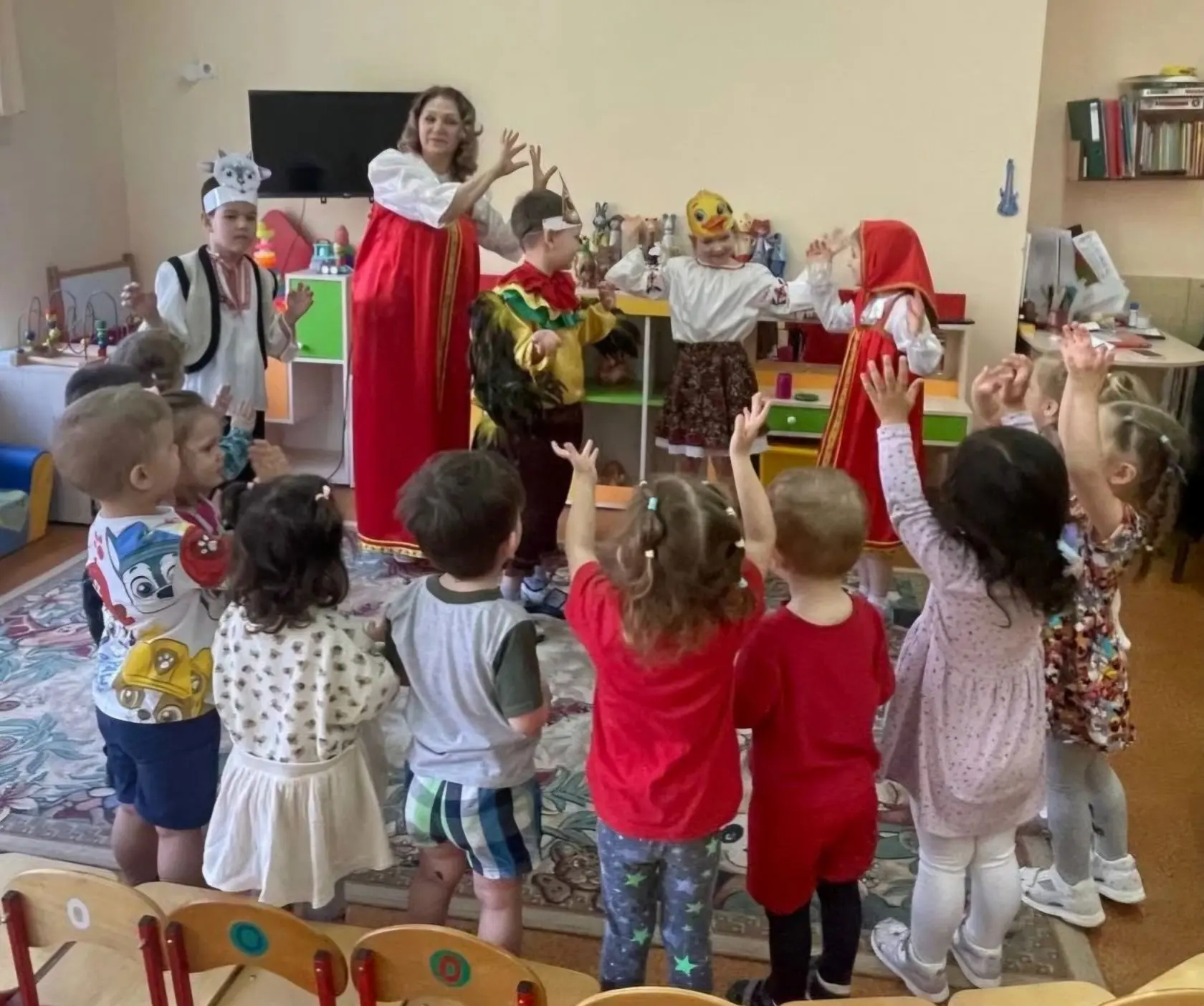 ...Сказки любят все на свете,  любят взрослые и дети!✨️ Сказки учат доброте, ласке, дружбе и труде. 