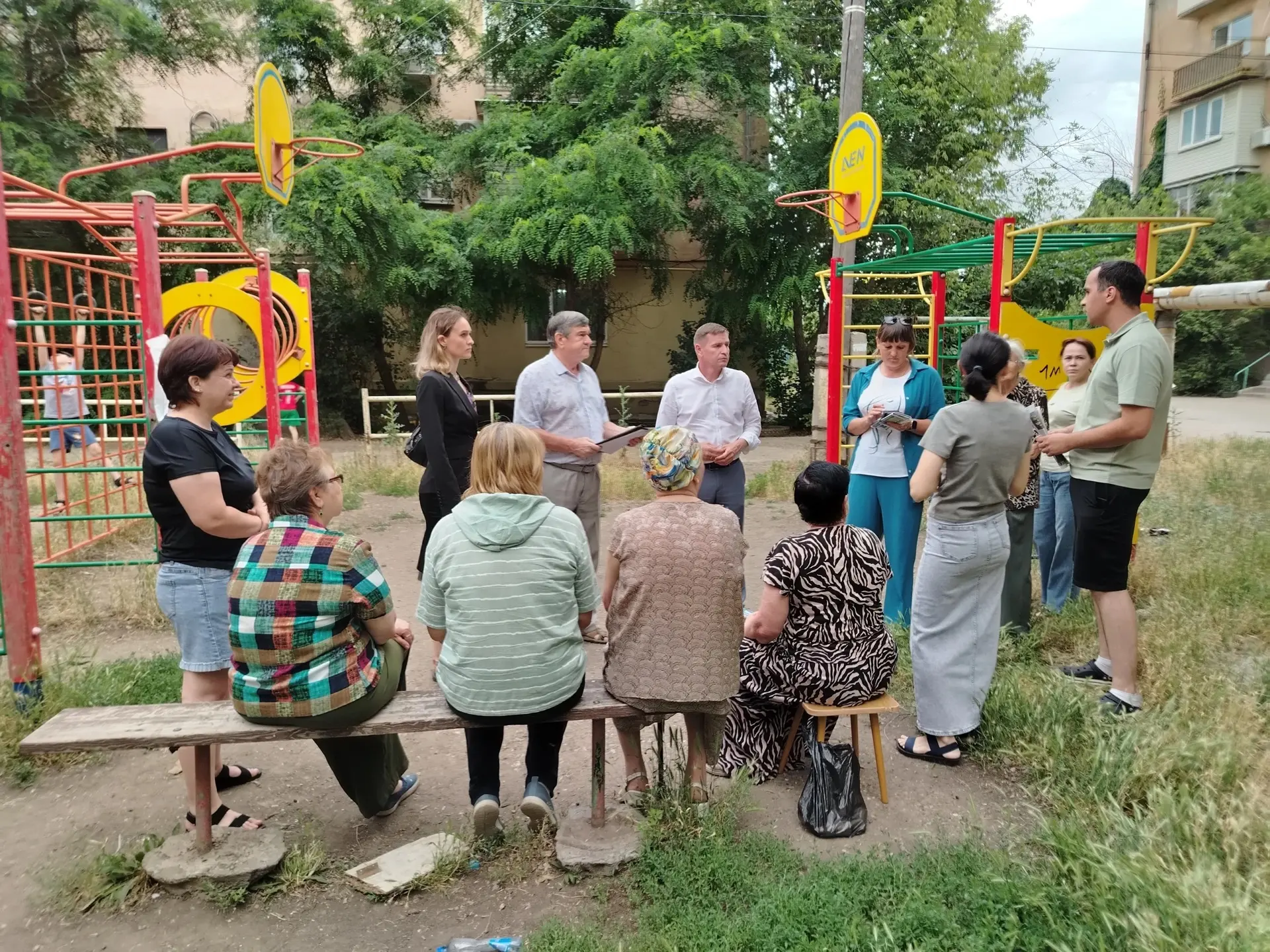 🤬60 лет без капремонта: астраханцы просят помощи у ЛДПР, чтобы спасти свой дом

Состояние дома, кот