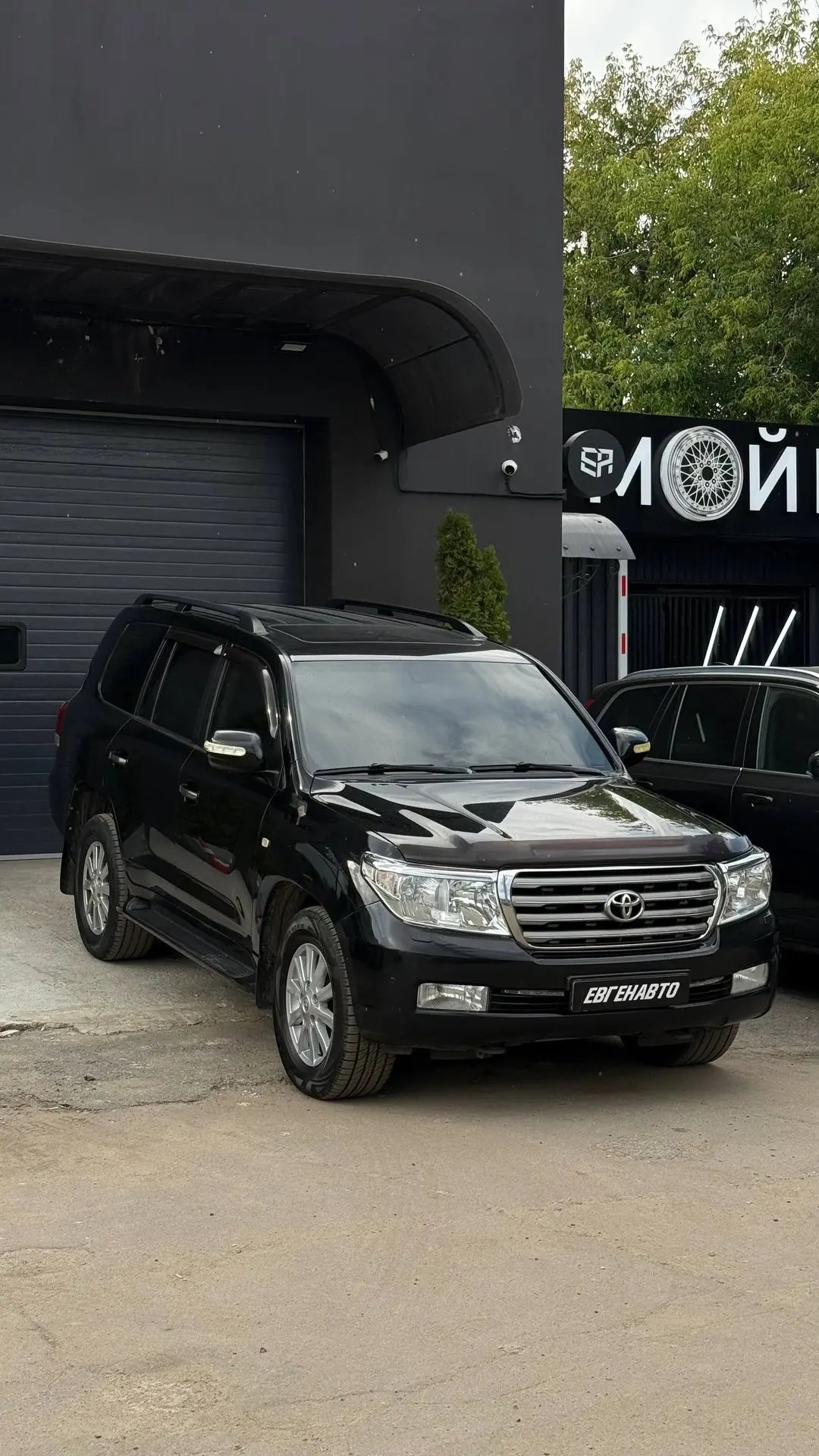 TOYOTA LAND-CRUISER 200 - отличный агрегат, подходит всем и под любые нужды. О проходимости и ресурс