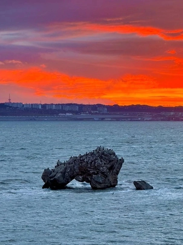 Виды родного края.Скала Бегемот на фоне заката 🌅
