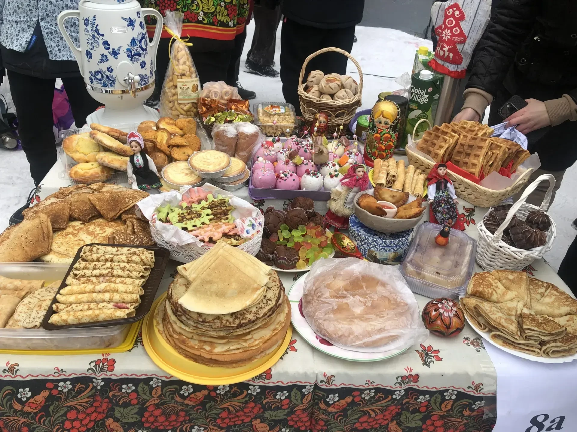 Масленицу встречаем - зиму провожаем!   20 февраля в Школе № 41 прошли масленичные гуляния "Маслениц
