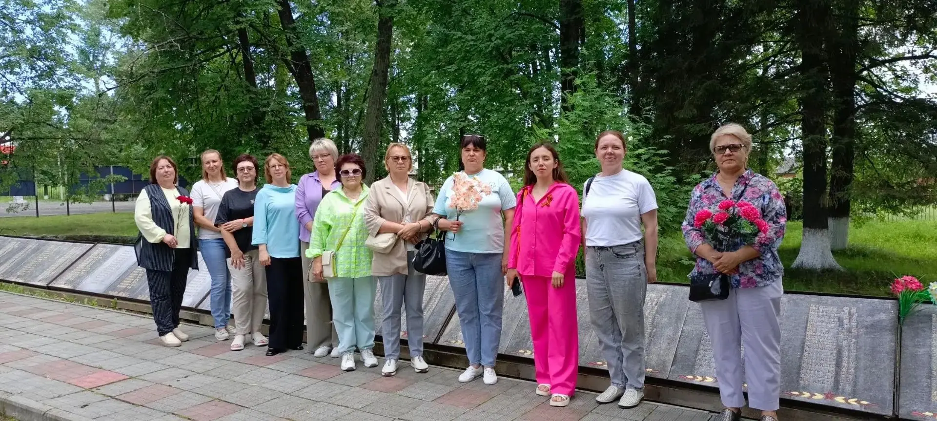 22 июня в акции приняла активное участие администрация муниципалитета. Сотрудники вместе с другими ж