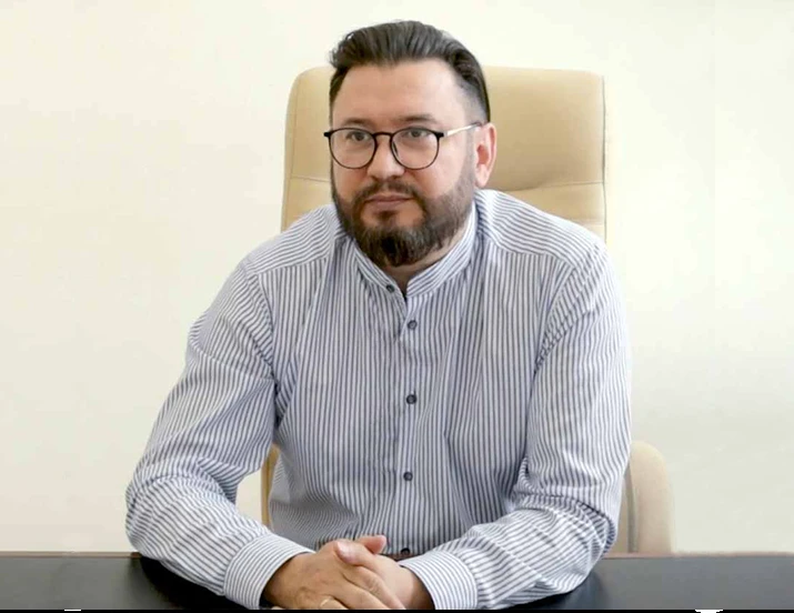 ПОЗДРАВЛЕНИЕ И.О. РЕКТОРА АЛЬМУХАМЕТОВА И.Р. С ДНЁМ ЗНАНИЙ