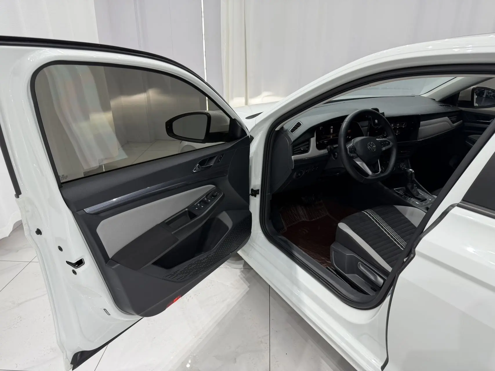 ✅ В продаже в Китае   VW BORA 2023 год 46 000 км 1.5 бензин  Передний привод  КПП - автомат ✅ Компле
