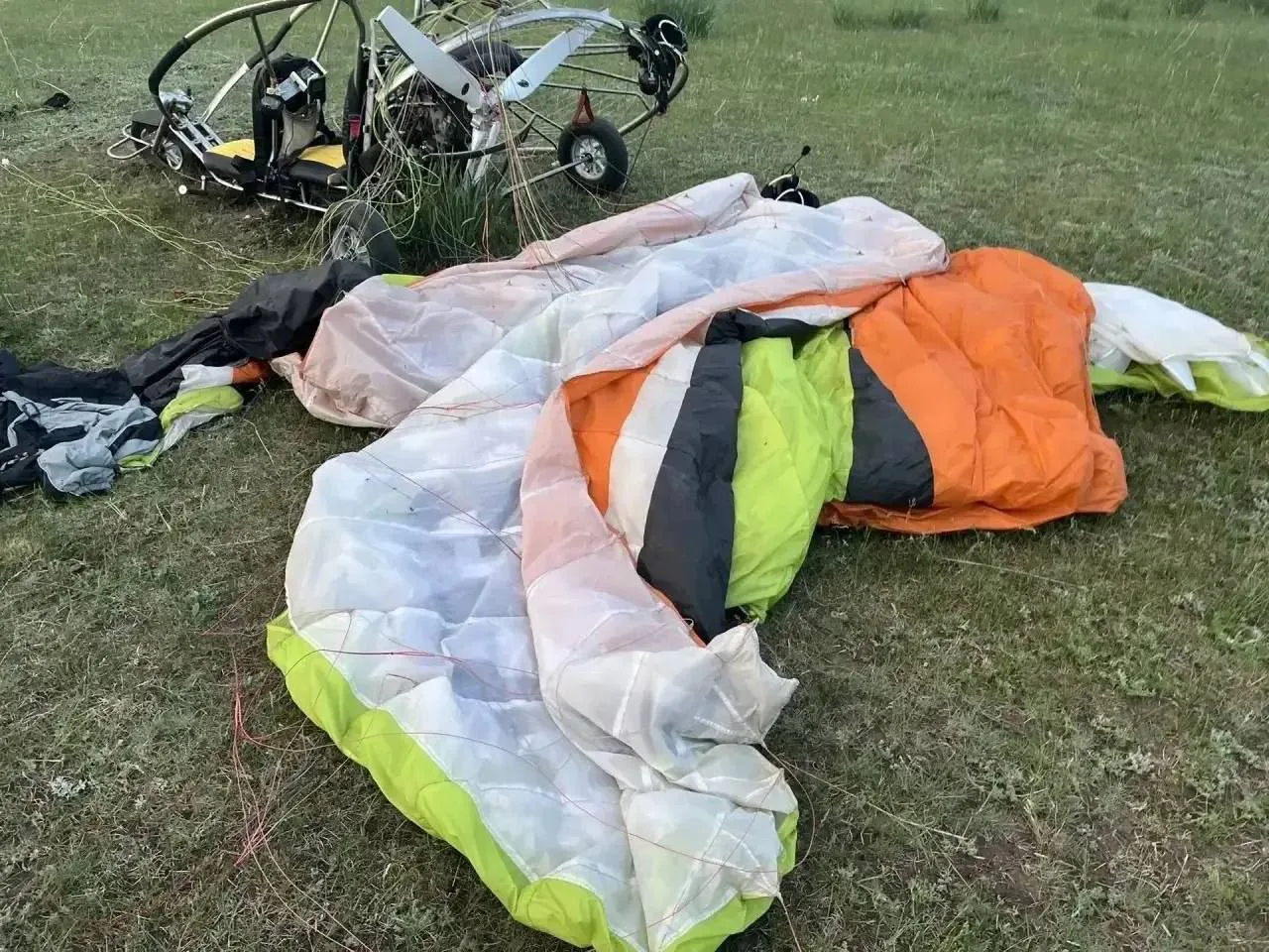 В Хакасии на паралете разбились два человека

Следователи начали проверку крушения паралета в Усть-А