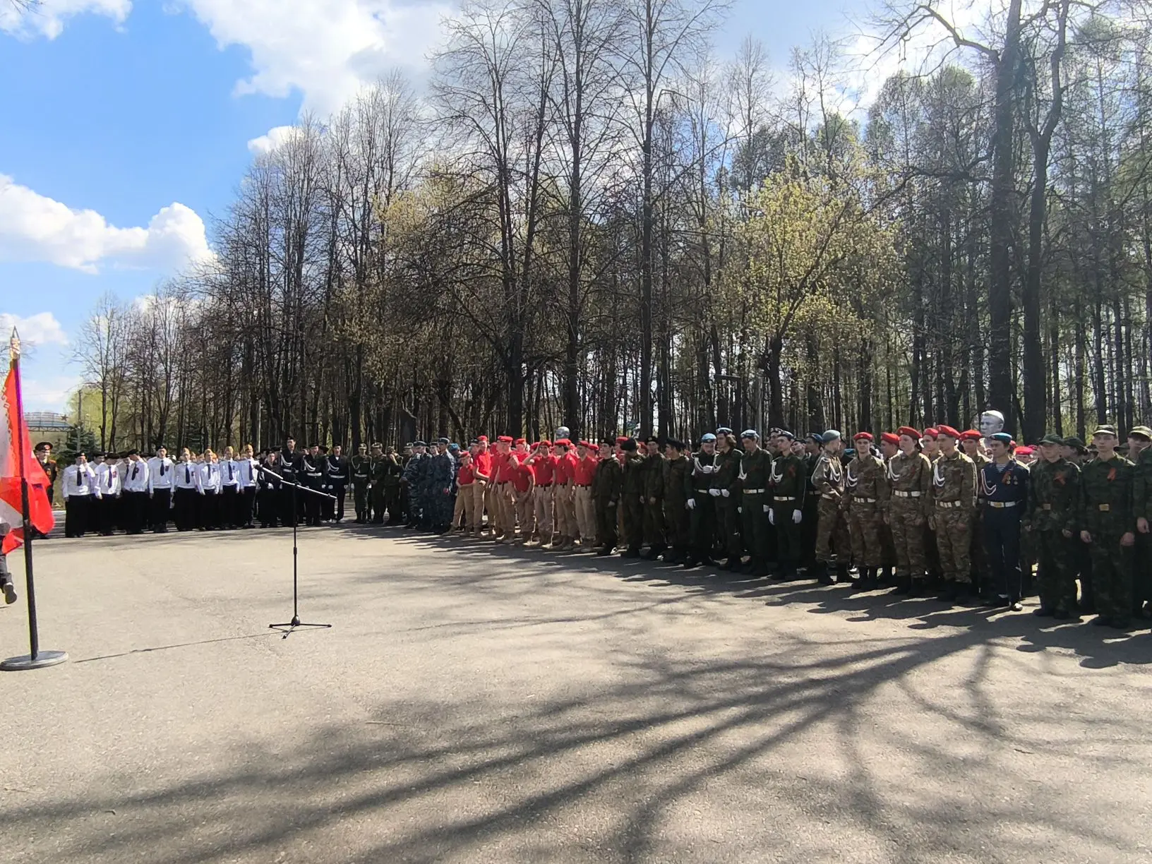 В ВОЛЖСКЕ СОСТОЯЛСЯ ТРАДИЦИОННЫЙ СМОТР-КОНКУРС СТРОЯ И ПЕСНИ «РАВНЕНИЕ НА ПОБЕДУ!» В искусстве чекан