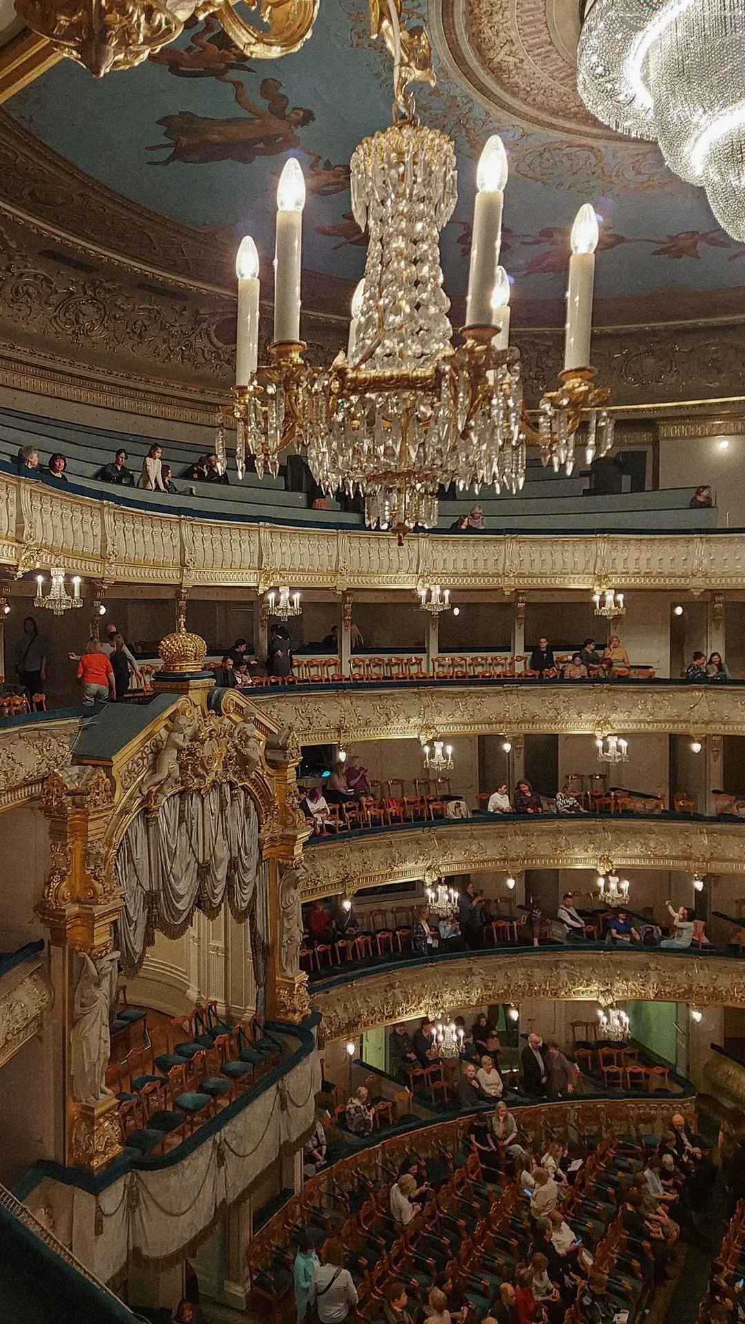 🎭 Новый сезон в Мариинском театре в самом разгаре! Идём в театр!