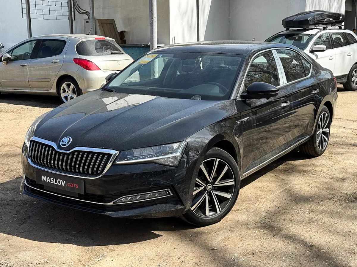 Skoda Superb | 2026г.
В наличии в Москве
• 1.4 л Турбо Бензин 150 л.с. (110 кВт)
• Без пробега
•