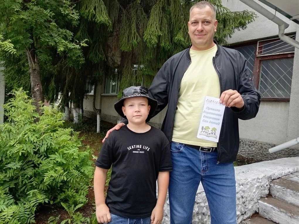 🚦Акция «Я — пешеход!: безопасность на дороге - дело каждого"🚶

👫Ребята из 5-го отряда вышли на ул