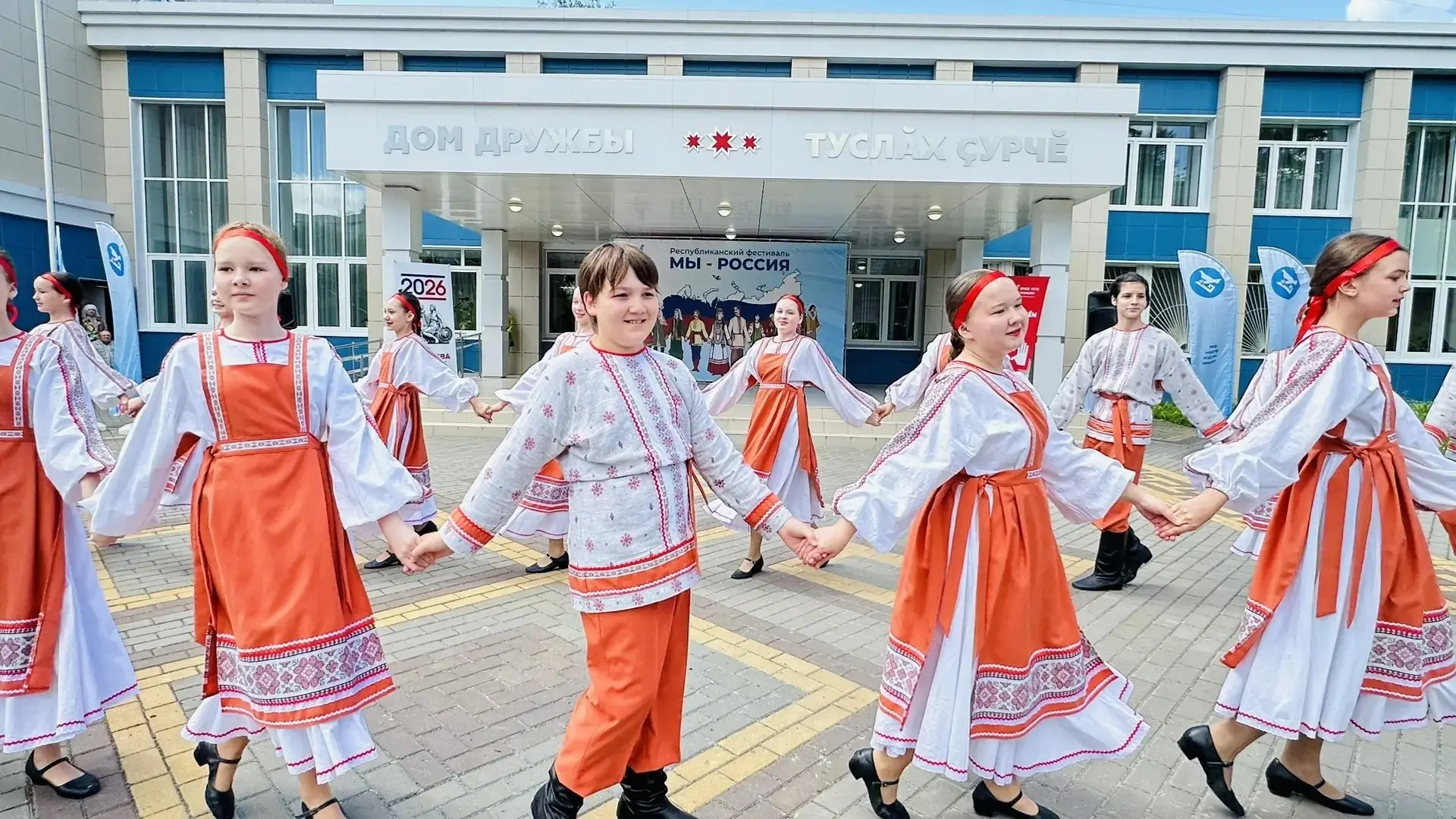Ансамбль «Катюша» принял участие в гала-концерте республиканского фестиваля «Мы – Россия»

В День Ро