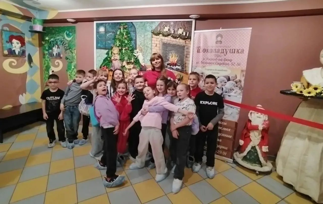 Сегодня учащиеся начальной школы посетили Музей шоколада «Шоколадушка».     Ведущая увлекательно рас