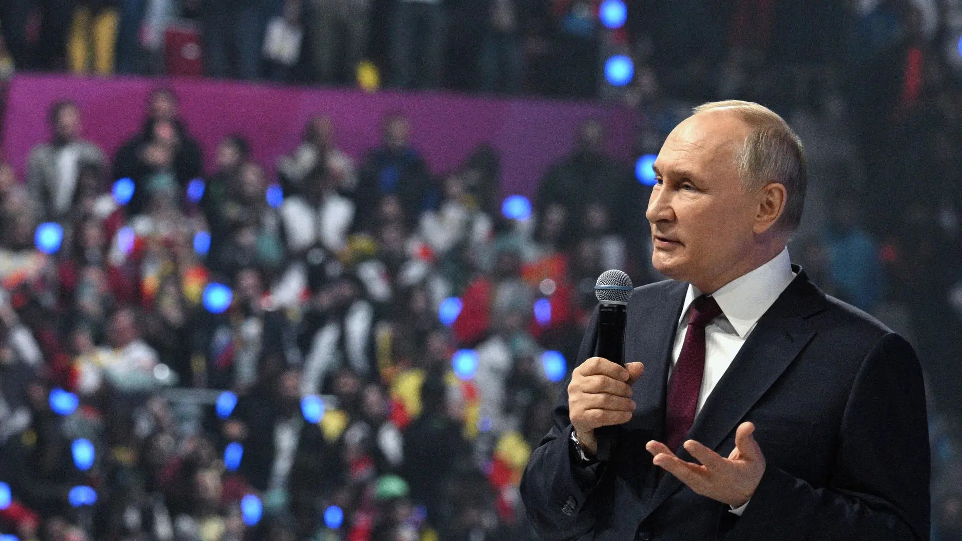 «Он великий Президент»: иностранная молодёжь о Путине и России