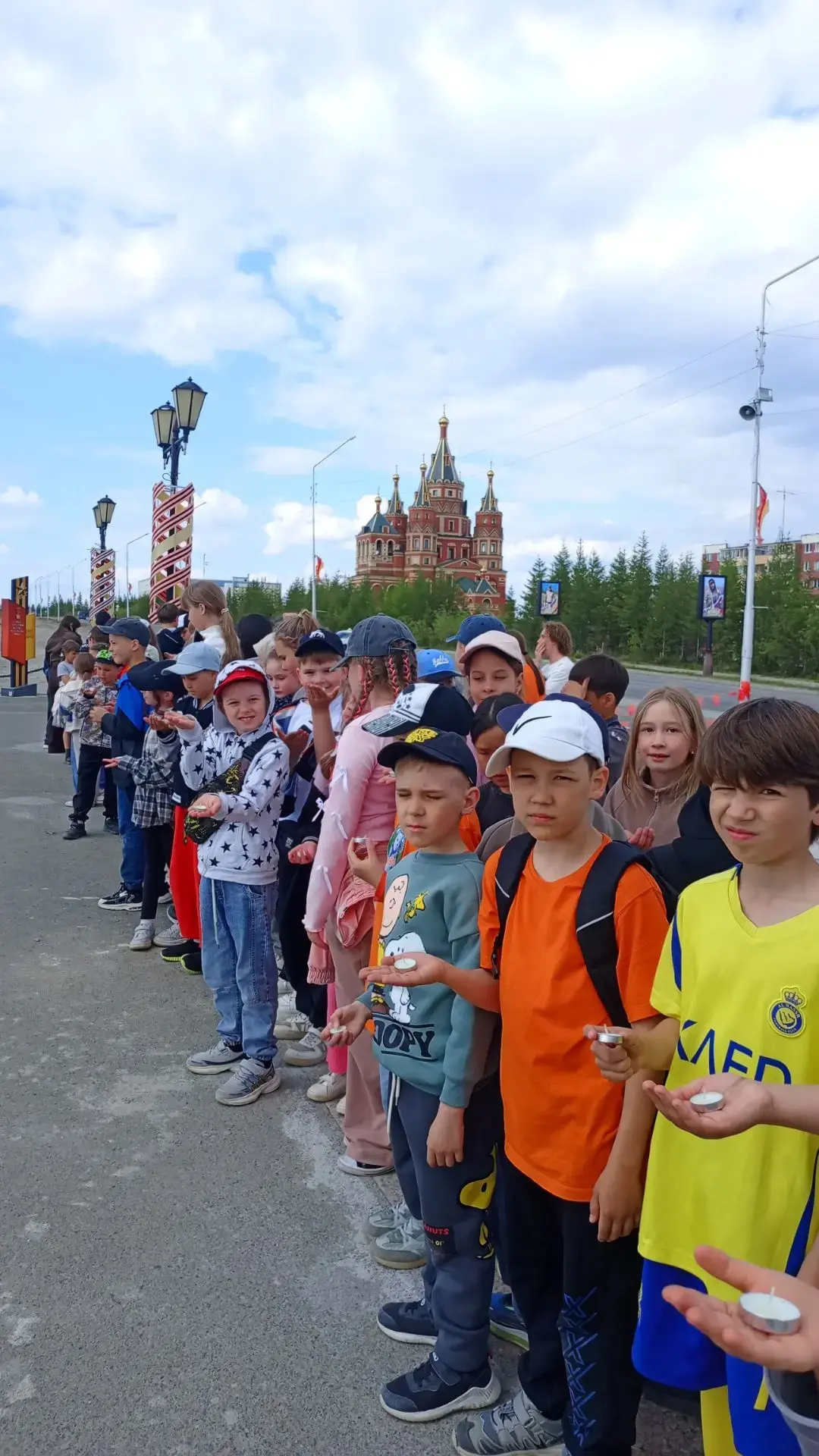 🌟 Воспитанники ЛОУ «Улыбка» приняли участие в акции «Свеча Памяти» в преддверии Дня «Памяти и Скорб