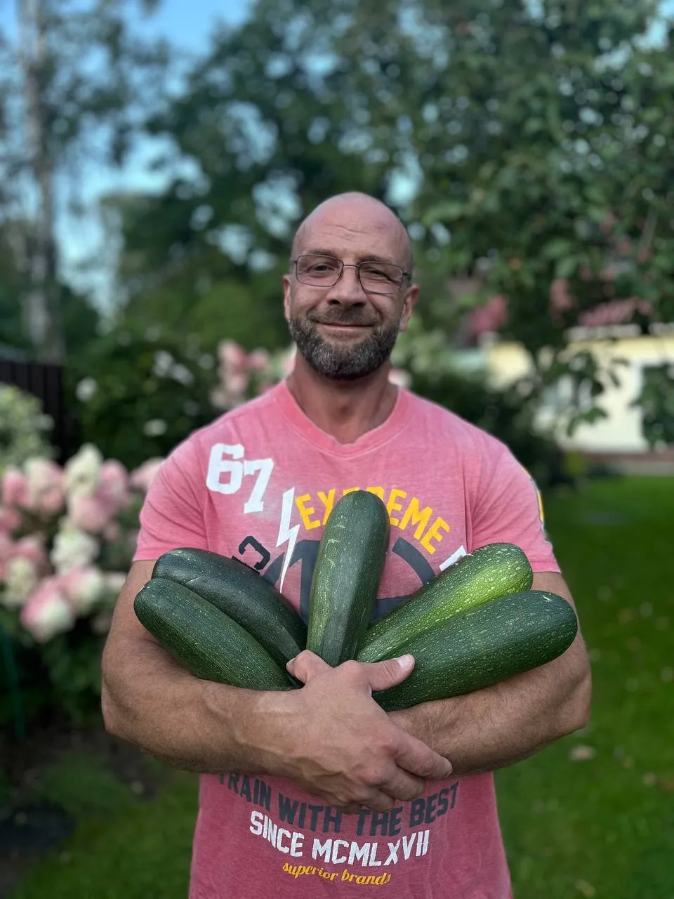 ОДАРИЛИ КАБАЧКОМ? СЪЕШЬТЕ ЕГО НЕМЕДЛЕННО! 🍽

Свежие кабачки — находка для шпиона худеющих. 

Строго