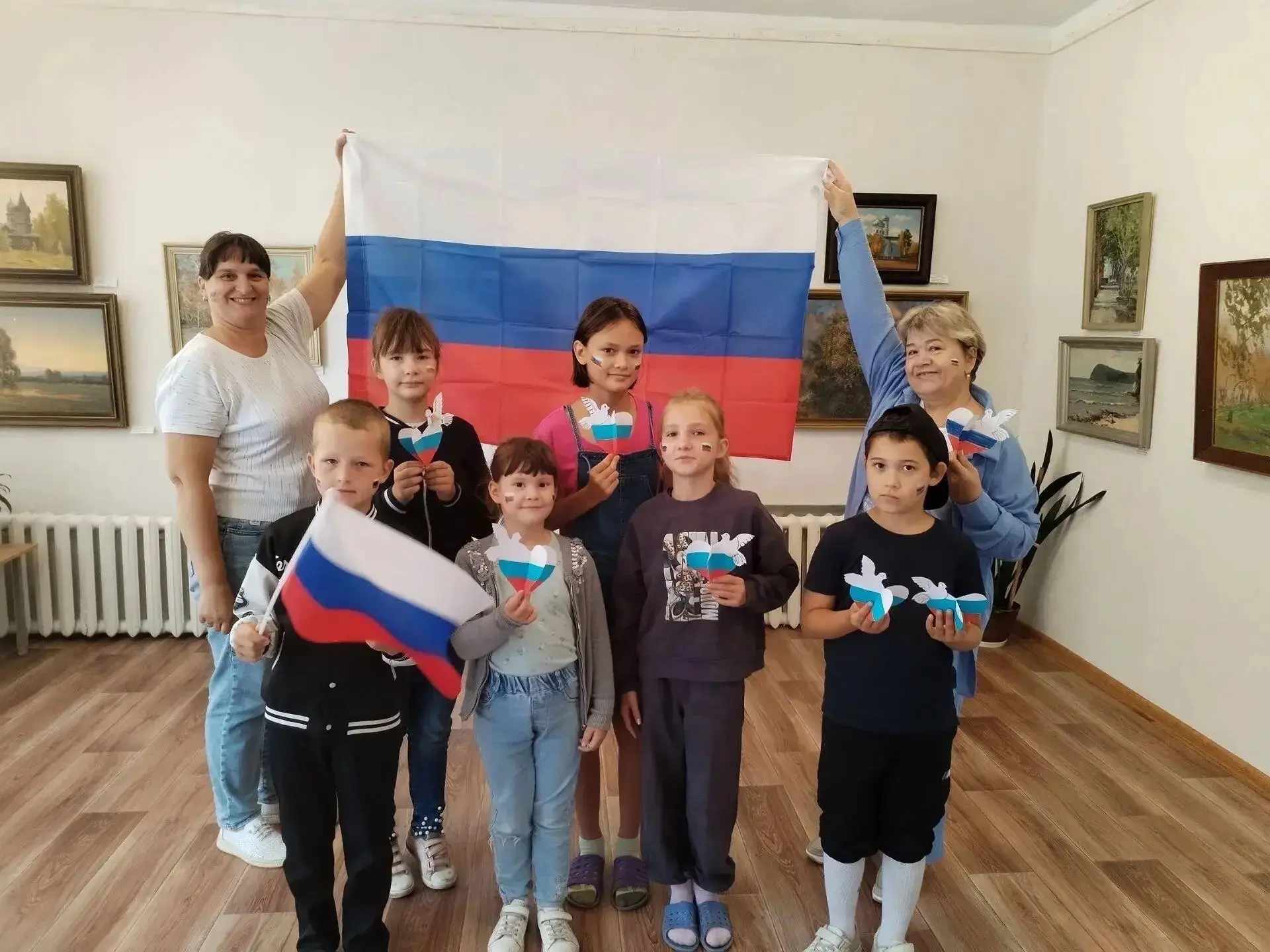 21 августа в Прииртышском отделе краеведческого музея в честь Дня Государственного флаг...