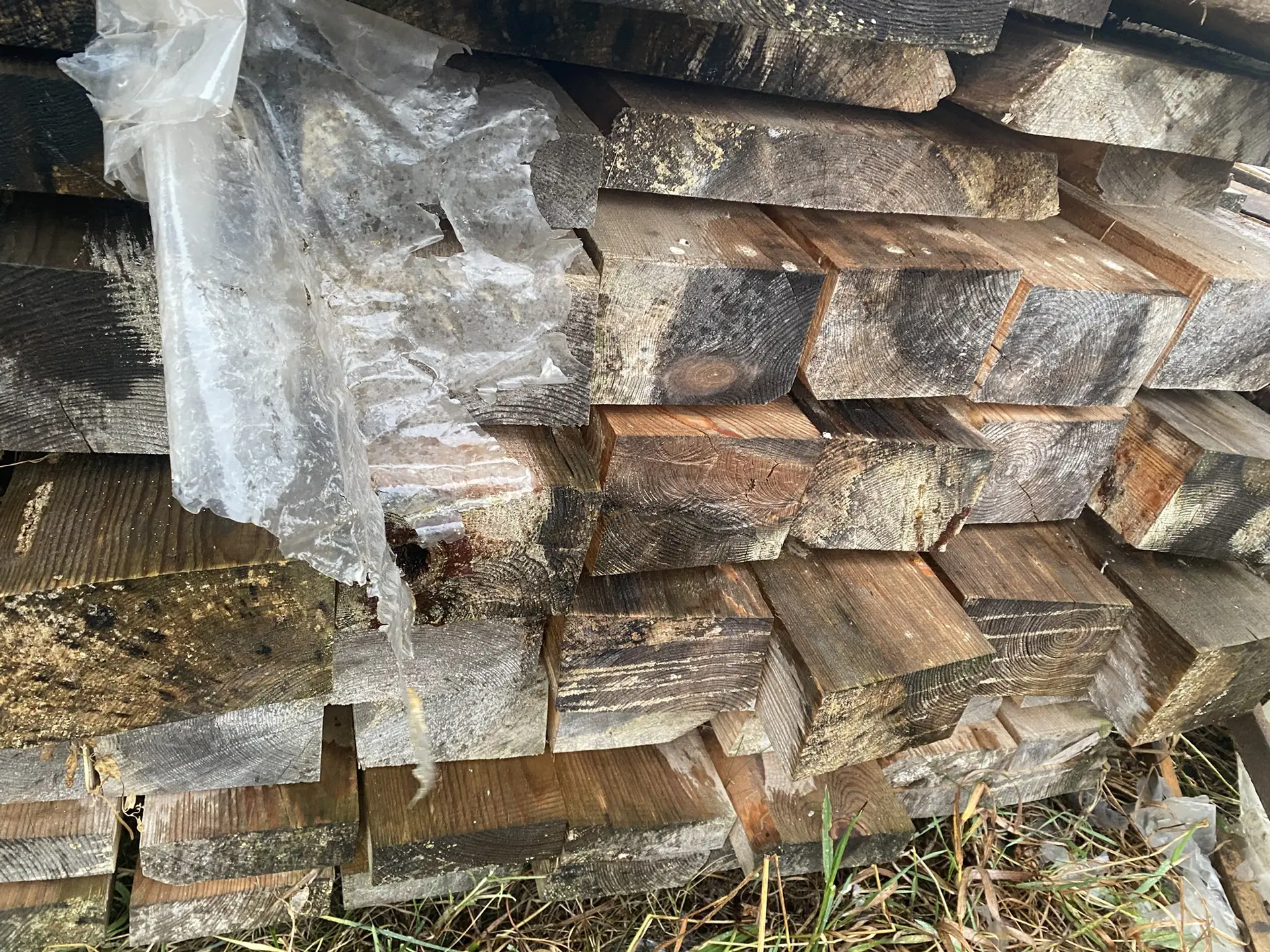 Продам брус 100х150-3 куба