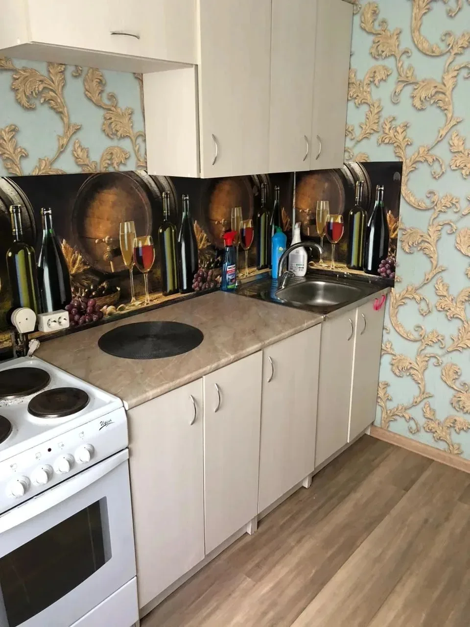 Г Казань
Сдаём 1 комнатную квартиру по улице ФАТЫХА АМИРХАНА, 20 А.
НОВО САВИНОВСКИЙ РАЙОН.
В кварти