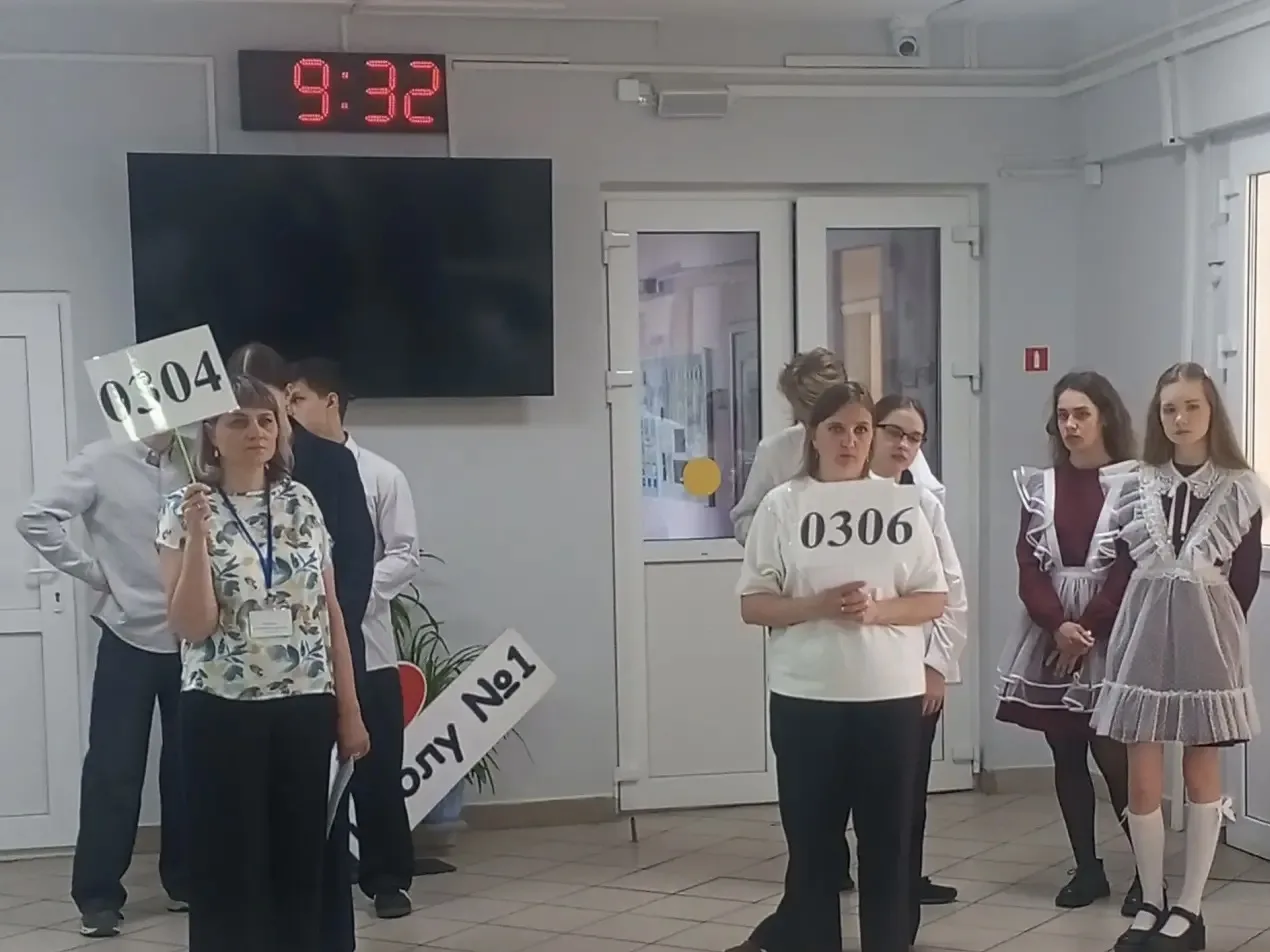 Сегодня в округе проходит ЕГЭ по информатике (КЕГЭ), английскому языку (устная часть). 

Экзамены пр